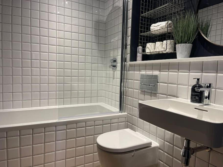 Trendy Apartment In Cardiff Free Parking Экстерьер фото
