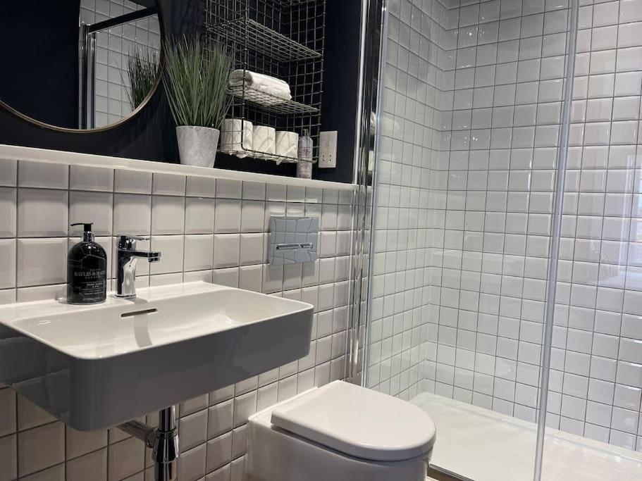Trendy Apartment In Cardiff Free Parking Экстерьер фото